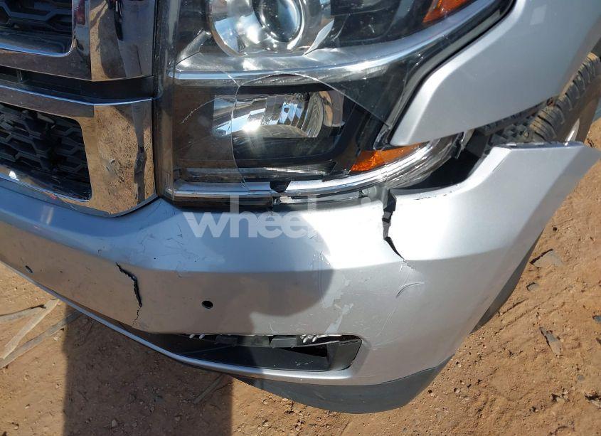 Photo 12 of 2019 Chevrolet Suburban LT (VIN 1GNSCHKC3KR290844)