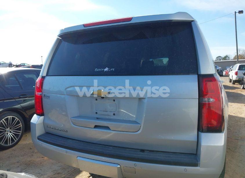 Photo 17 of 2019 Chevrolet Suburban LT (VIN 1GNSCHKC3KR290844)