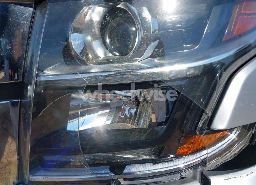 Photo 22 of 2019 Chevrolet Suburban LT (VIN 1GNSCHKC3KR290844)