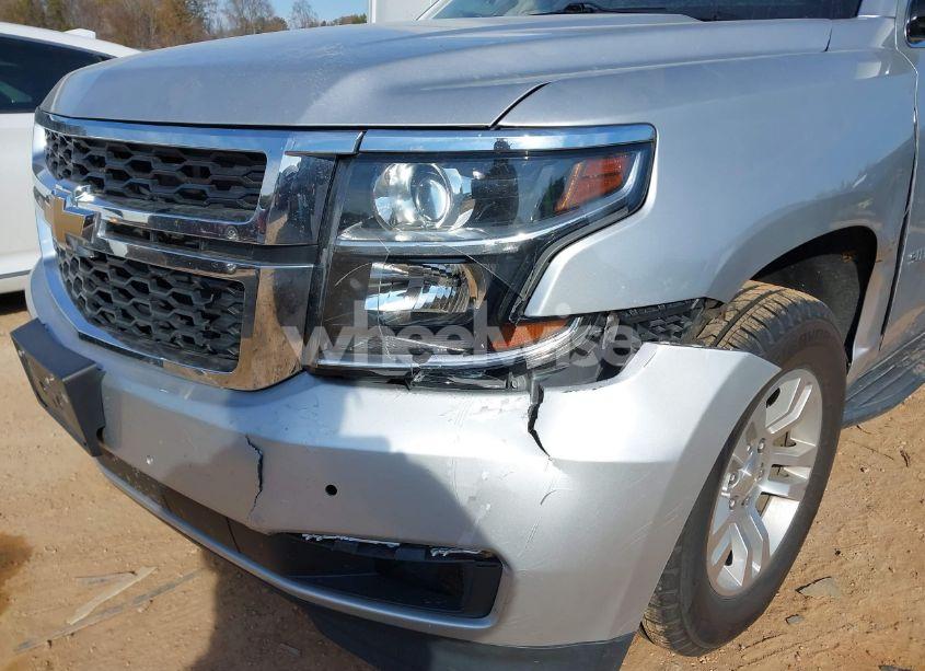 Photo 6 of 2019 Chevrolet Suburban LT (VIN 1GNSCHKC3KR290844)