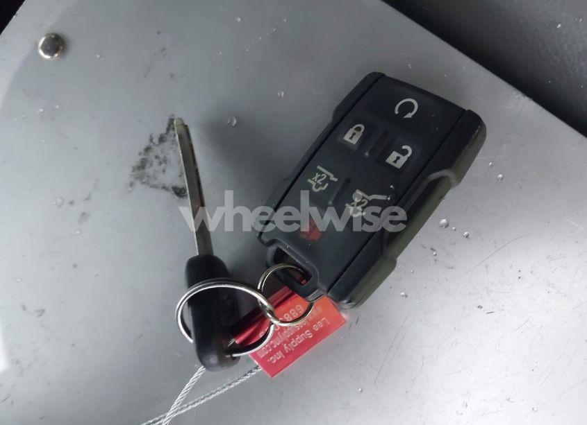 Photo 11 of 2016 Chevrolet Suburban LT (VIN 1GNSCHKC4GR204254)