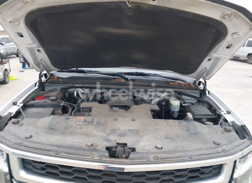 Photo 10 of 2016 Chevrolet Suburban LT (VIN 1GNSCHKC4GR265281)