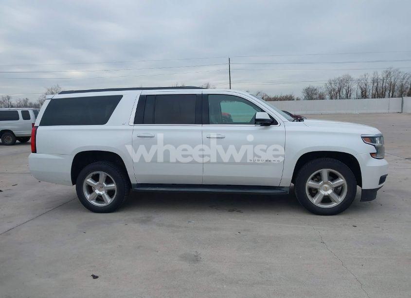 Photo 13 of 2016 Chevrolet Suburban LT (VIN 1GNSCHKC4GR265281)