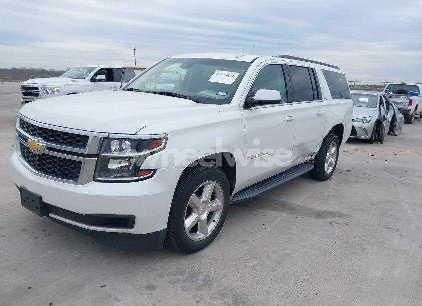 Photo 2 of 2016 Chevrolet Suburban LT (VIN 1GNSCHKC4GR265281)