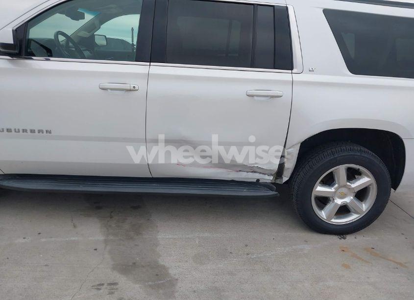 Photo 6 of 2016 Chevrolet Suburban LT (VIN 1GNSCHKC4GR265281)