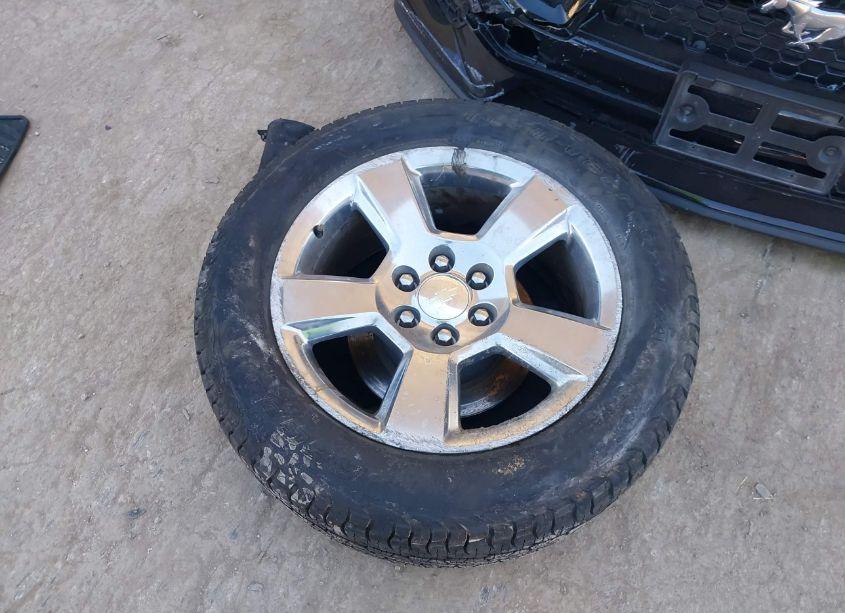 Photo 12 of 2017 Chevrolet Suburban LT (VIN 1GNSCHKC4HR240429)