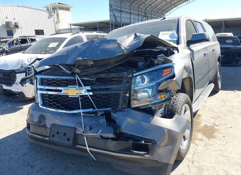 Photo 6 of 2017 Chevrolet Suburban LT (VIN 1GNSCHKC4HR240429)