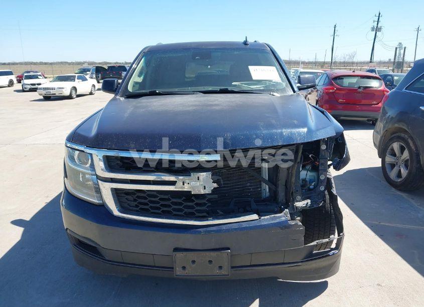 Photo 12 of 2018 Chevrolet Suburban LT (VIN 1GNSCHKC4JR142930)