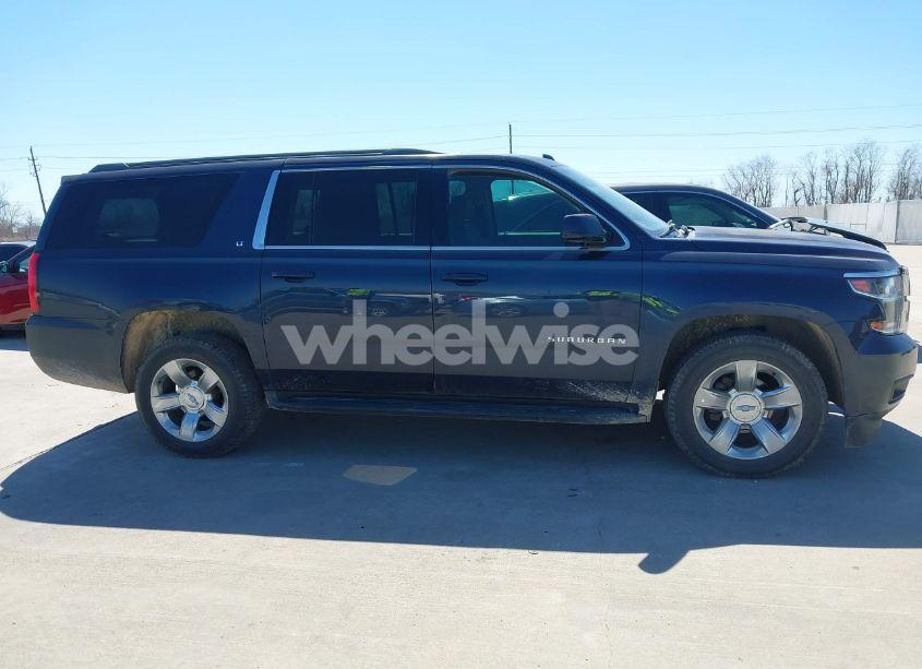 Photo 13 of 2018 Chevrolet Suburban LT (VIN 1GNSCHKC4JR142930)