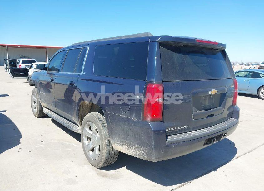Photo 3 of 2018 Chevrolet Suburban LT (VIN 1GNSCHKC4JR142930)