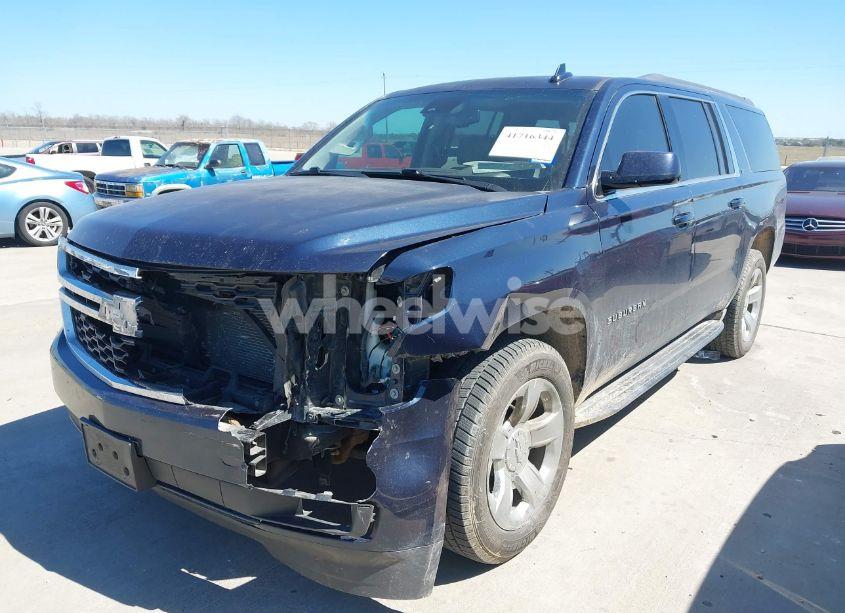 Photo 6 of 2018 Chevrolet Suburban LT (VIN 1GNSCHKC4JR142930)