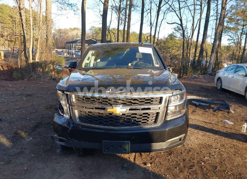 Photo 13 of 2019 Chevrolet Suburban LT (VIN 1GNSCHKC4KR143321)