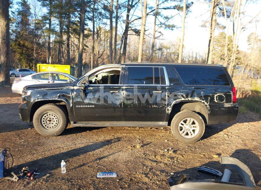 Photo 15 of 2019 Chevrolet Suburban LT (VIN 1GNSCHKC4KR143321)