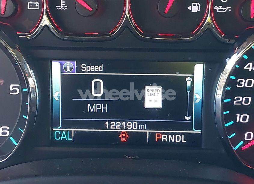 Photo 16 of 2019 Chevrolet Suburban LT (VIN 1GNSCHKC4KR143321)