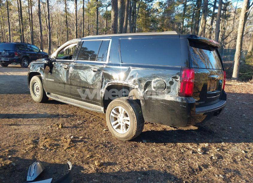 Photo 3 of 2019 Chevrolet Suburban LT (VIN 1GNSCHKC4KR143321)