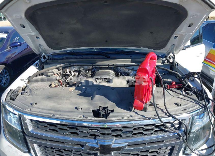 Photo 10 of 2016 Chevrolet Suburban LT (VIN 1GNSCHKC5GR212525)