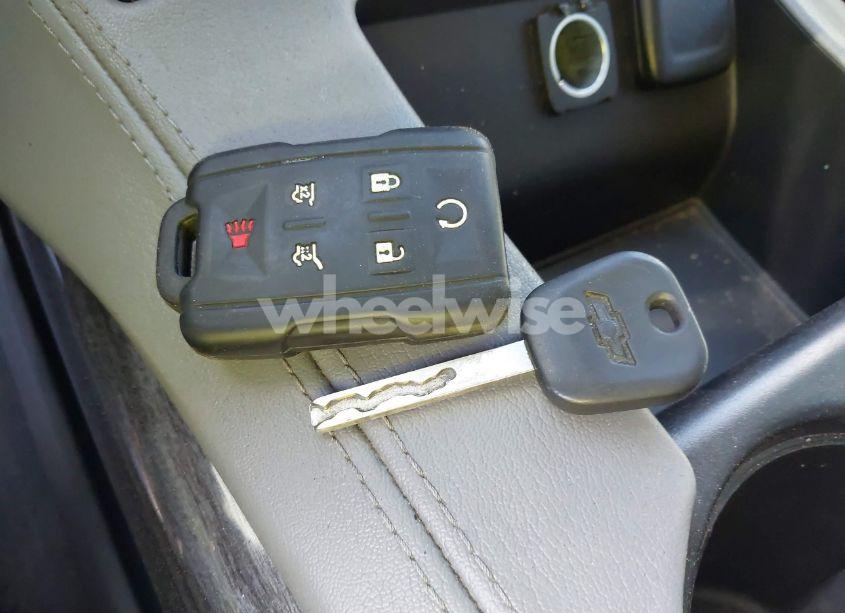 Photo 11 of 2016 Chevrolet Suburban LT (VIN 1GNSCHKC5GR212525)