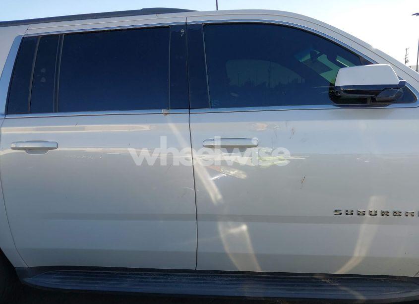 Photo 13 of 2016 Chevrolet Suburban LT (VIN 1GNSCHKC5GR212525)