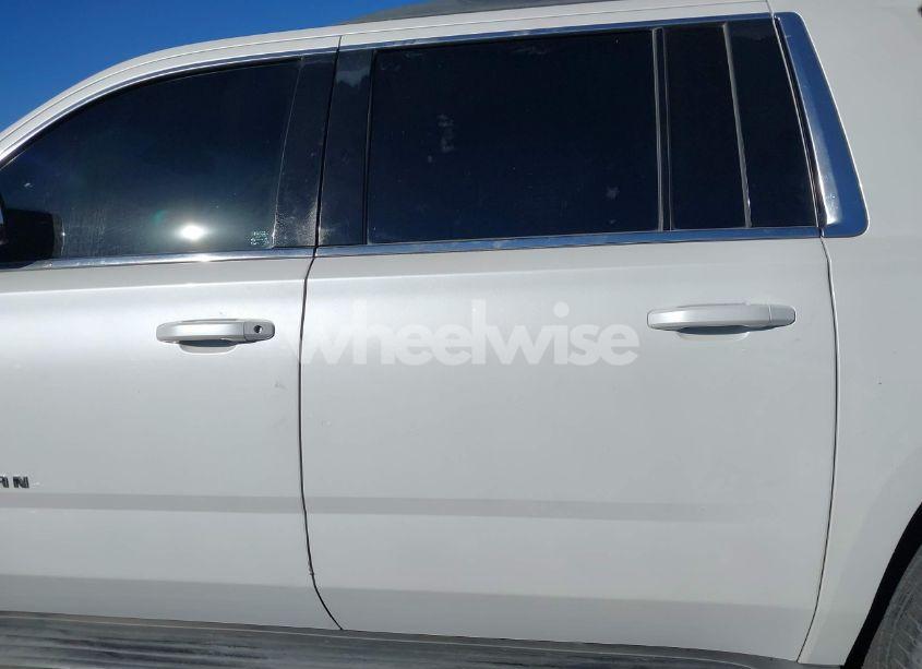 Photo 14 of 2016 Chevrolet Suburban LT (VIN 1GNSCHKC5GR212525)