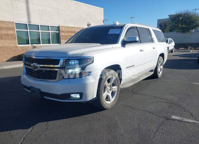 Photo 2 of 2016 Chevrolet Suburban LT (VIN 1GNSCHKC5GR212525)