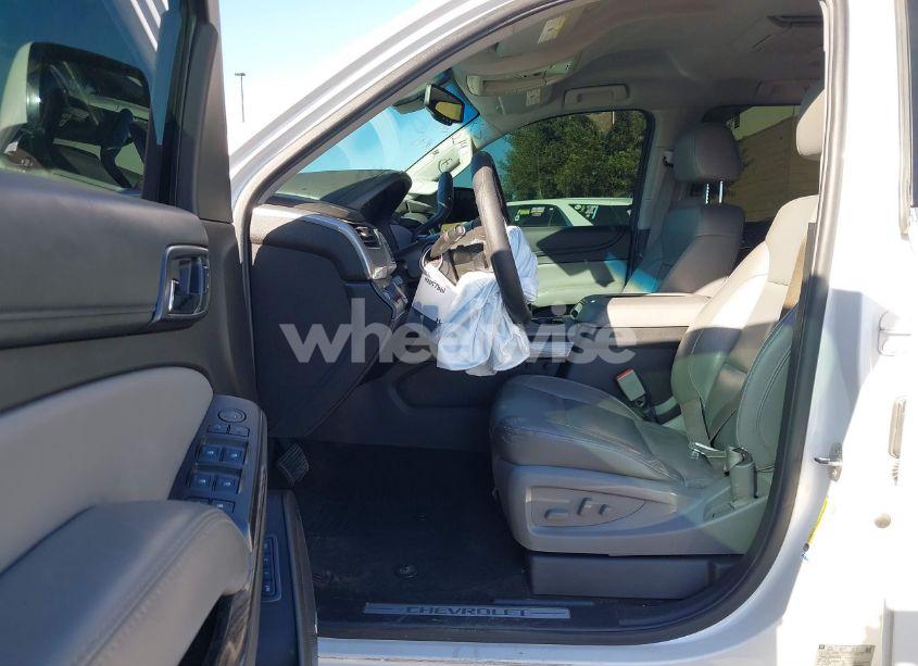 Photo 5 of 2016 Chevrolet Suburban LT (VIN 1GNSCHKC5GR212525)