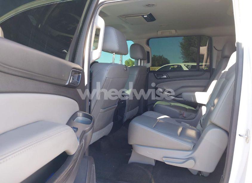 Photo 8 of 2016 Chevrolet Suburban LT (VIN 1GNSCHKC5GR212525)