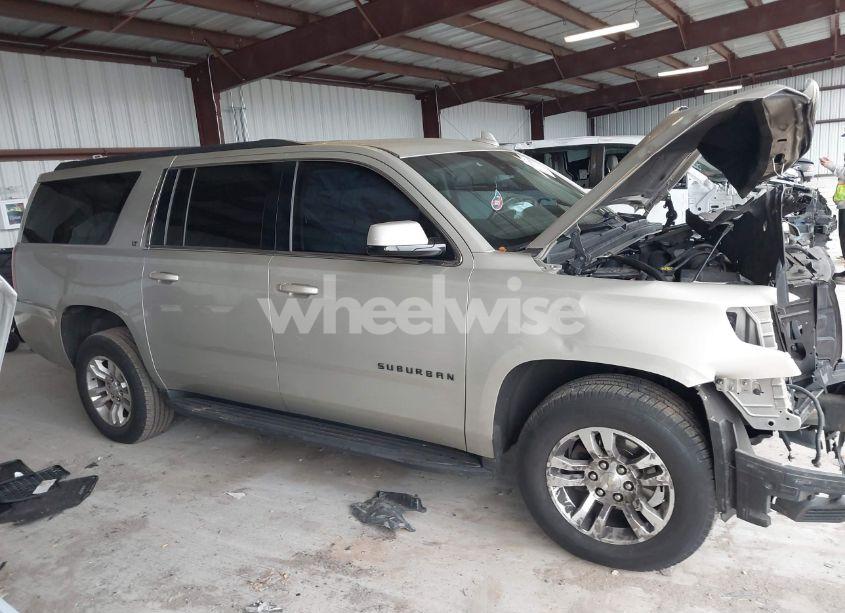 Photo 13 of 2016 Chevrolet Suburban LT (VIN 1GNSCHKC5GR257772)