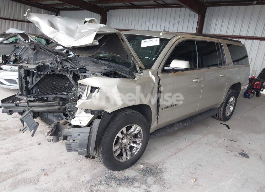 Photo 2 of 2016 Chevrolet Suburban LT (VIN 1GNSCHKC5GR257772)