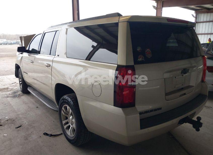 Photo 3 of 2016 Chevrolet Suburban LT (VIN 1GNSCHKC5GR257772)