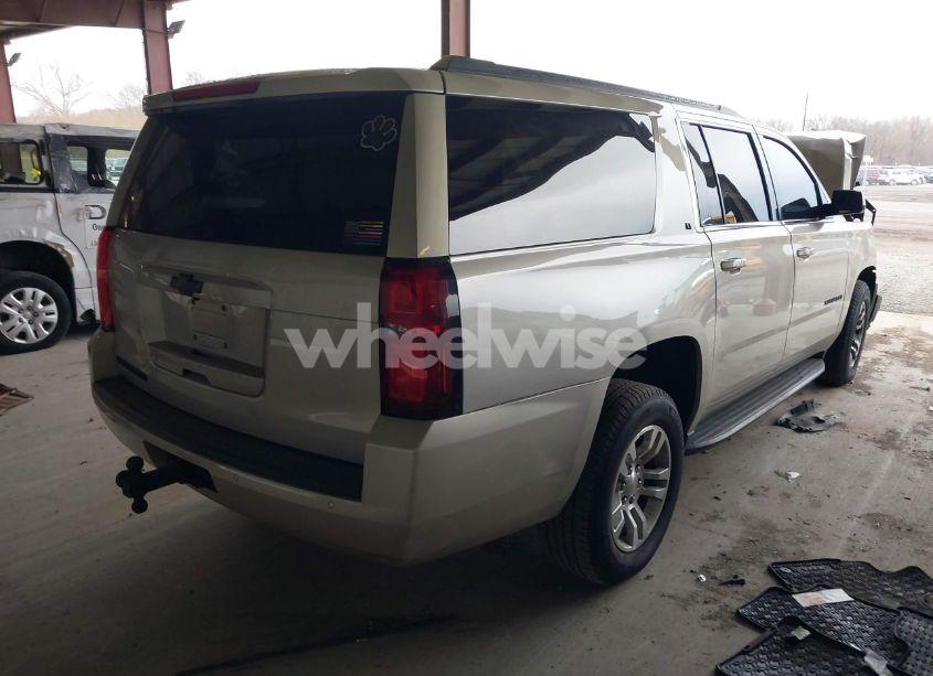 Photo 4 of 2016 Chevrolet Suburban LT (VIN 1GNSCHKC5GR257772)