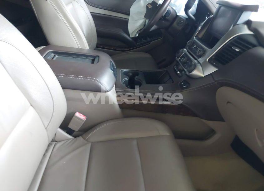 Photo 5 of 2016 Chevrolet Suburban LT (VIN 1GNSCHKC5GR257772)