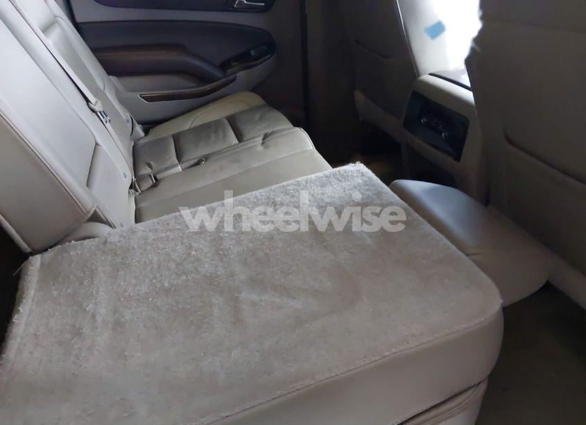 Photo 8 of 2016 Chevrolet Suburban LT (VIN 1GNSCHKC5GR257772)