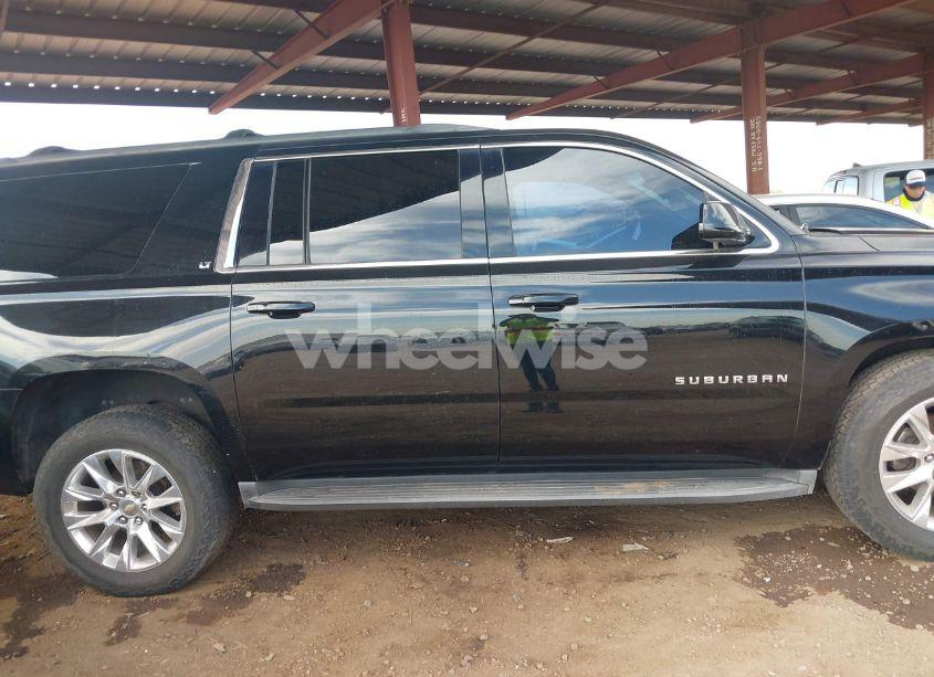 Photo 13 of 2016 Chevrolet Suburban LT (VIN 1GNSCHKC5GR281294)