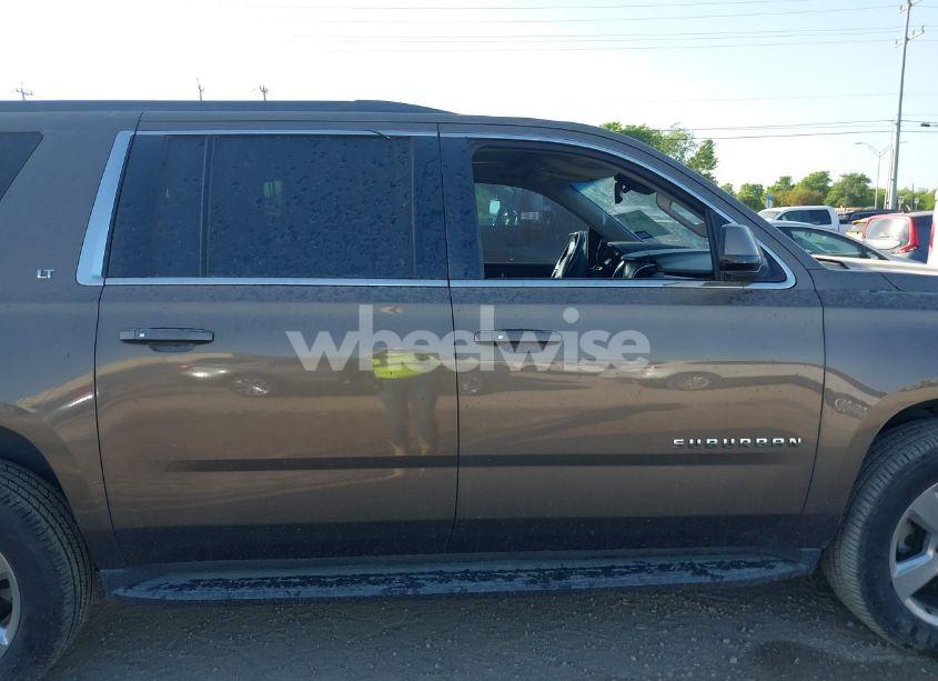 Photo 13 of 2016 Chevrolet Suburban LT (VIN 1GNSCHKC5GR293204)