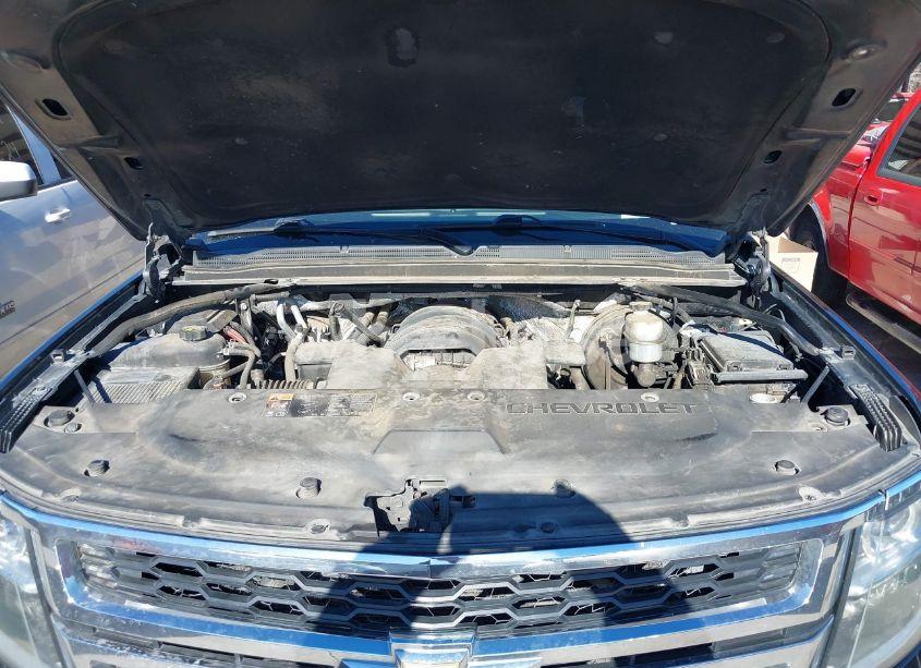 Photo 10 of 2016 Chevrolet Suburban LT (VIN 1GNSCHKC5GR483892)