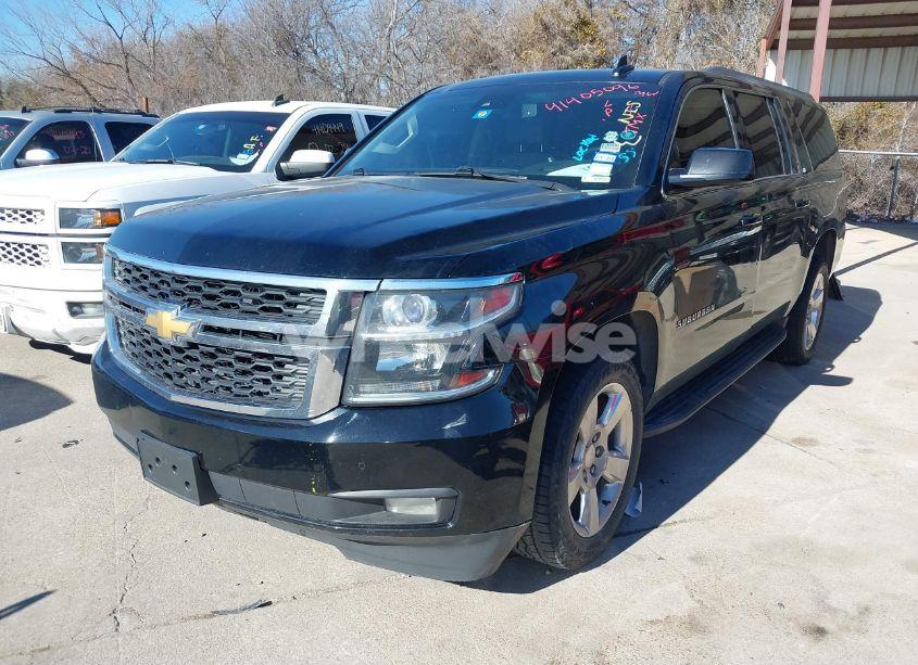 Photo 2 of 2016 Chevrolet Suburban LT (VIN 1GNSCHKC5GR483892)