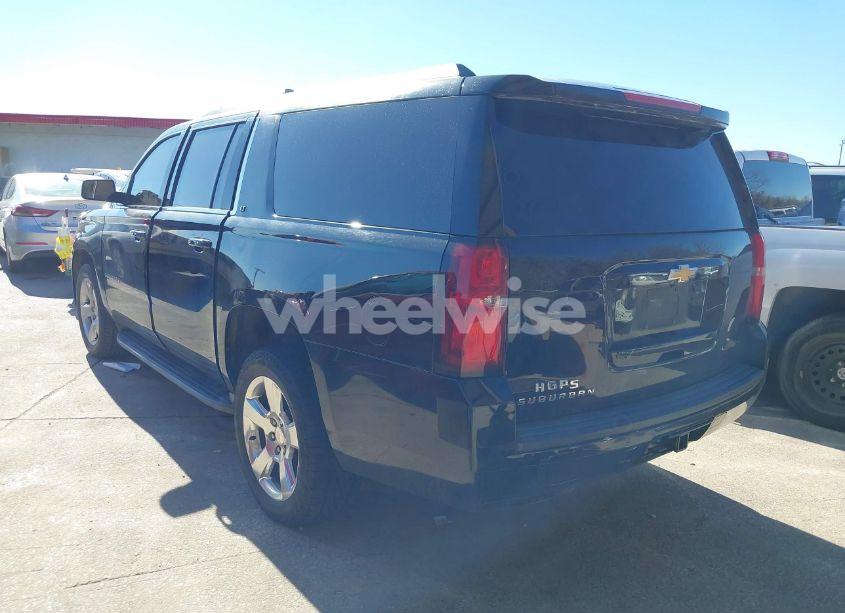 Photo 3 of 2016 Chevrolet Suburban LT (VIN 1GNSCHKC5GR483892)