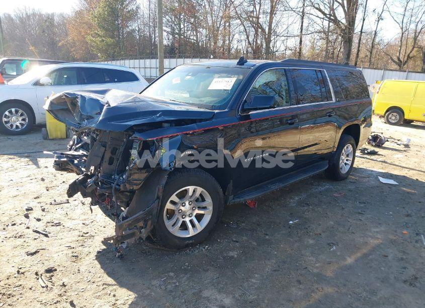 Photo 2 of 2017 Chevrolet Suburban LT (VIN 1GNSCHKC5HR151789)