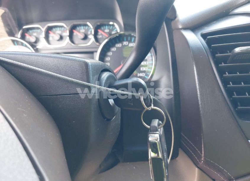 Photo 11 of 2018 Chevrolet Suburban LT (VIN 1GNSCHKC5JR169554)