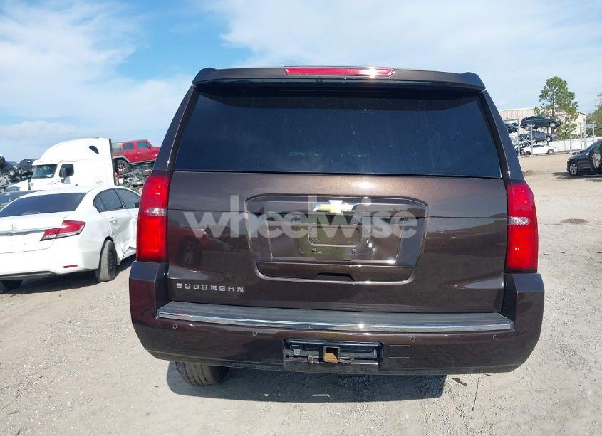 Photo 16 of 2018 Chevrolet Suburban LT (VIN 1GNSCHKC5JR169554)