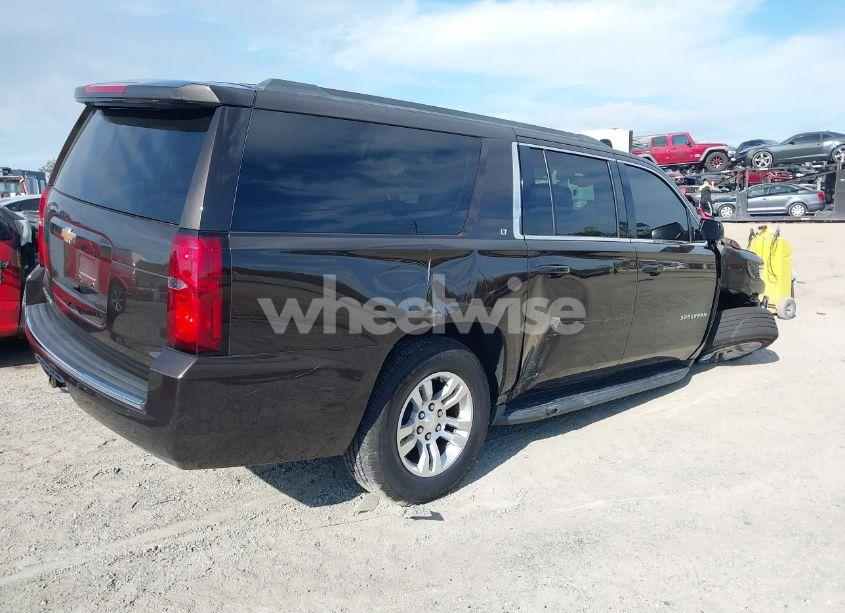 Photo 4 of 2018 Chevrolet Suburban LT (VIN 1GNSCHKC5JR169554)