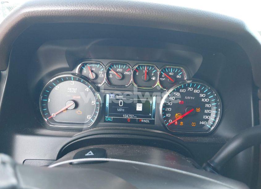 Photo 7 of 2018 Chevrolet Suburban LT (VIN 1GNSCHKC5JR169554)