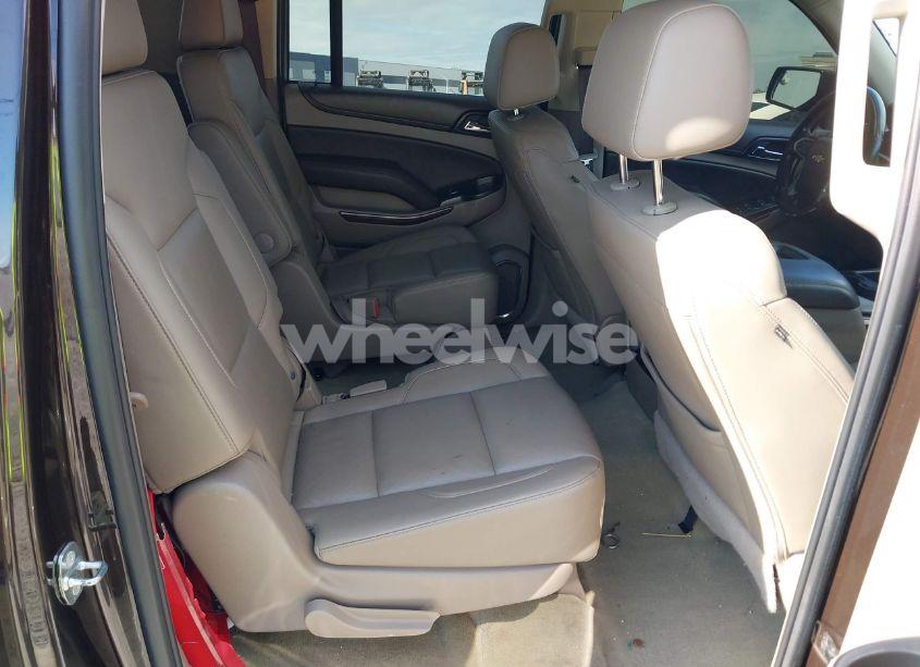 Photo 8 of 2018 Chevrolet Suburban LT (VIN 1GNSCHKC5JR169554)