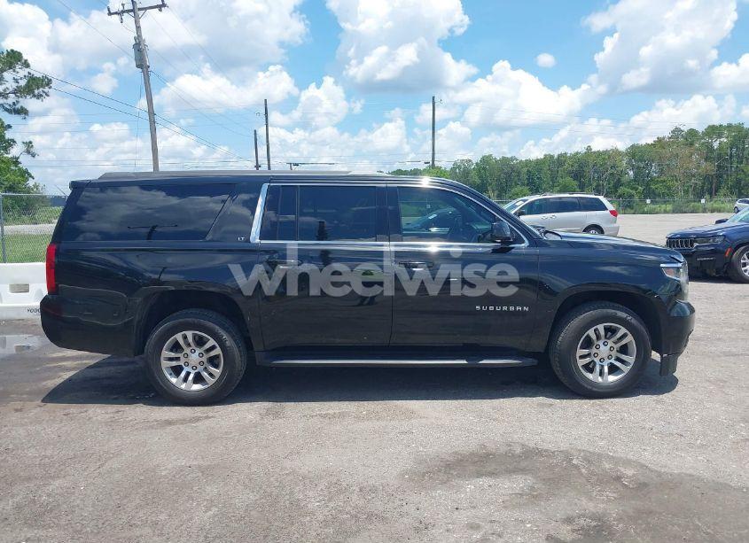 Photo 13 of 2019 Chevrolet Suburban LT (VIN 1GNSCHKC5KR192172)