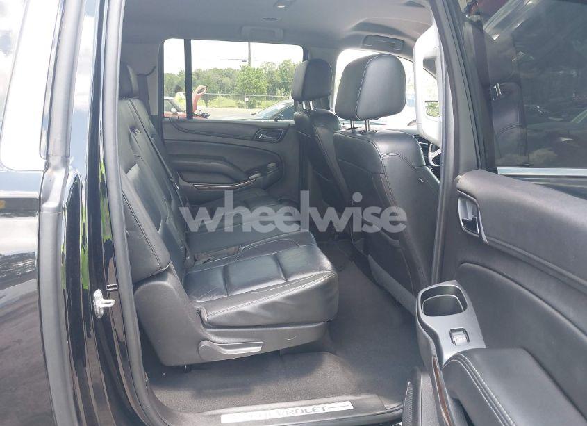 Photo 8 of 2019 Chevrolet Suburban LT (VIN 1GNSCHKC5KR192172)