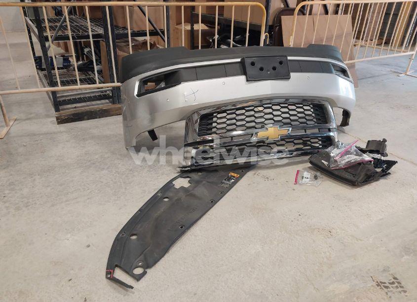 Photo 12 of 2019 Chevrolet Suburban LT (VIN 1GNSCHKC5KR232993)