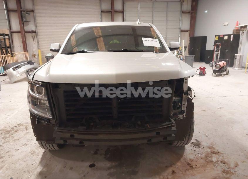 Photo 13 of 2019 Chevrolet Suburban LT (VIN 1GNSCHKC5KR232993)