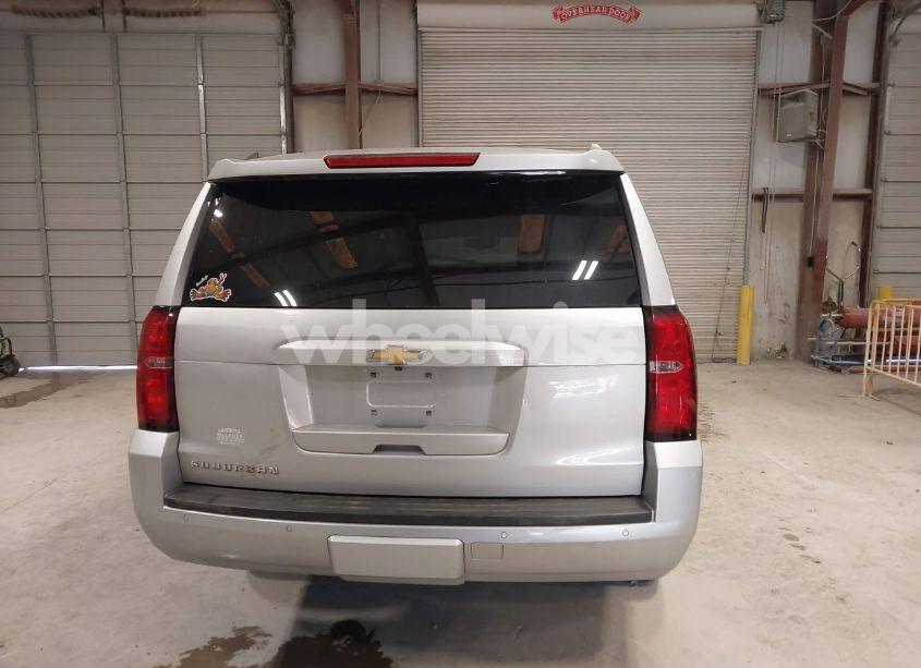 Photo 17 of 2019 Chevrolet Suburban LT (VIN 1GNSCHKC5KR232993)