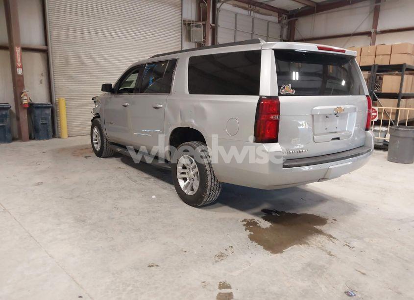 Photo 3 of 2019 Chevrolet Suburban LT (VIN 1GNSCHKC5KR232993)