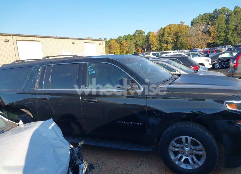 Photo 13 of 2020 Chevrolet Suburban 2WD LT (VIN 1GNSCHKC5LR238939)